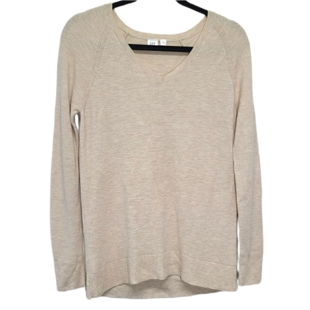 āGapāKnitāV-NeckĀ CreamāSweaterāSizeāXS - Picture 1 of 4